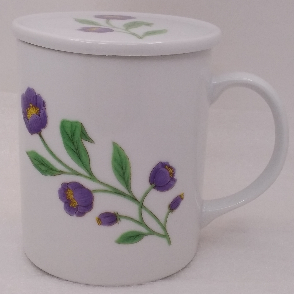 House of Prill Floral MUG with Cover Porcelain Purple Flowers 10 oz Cup